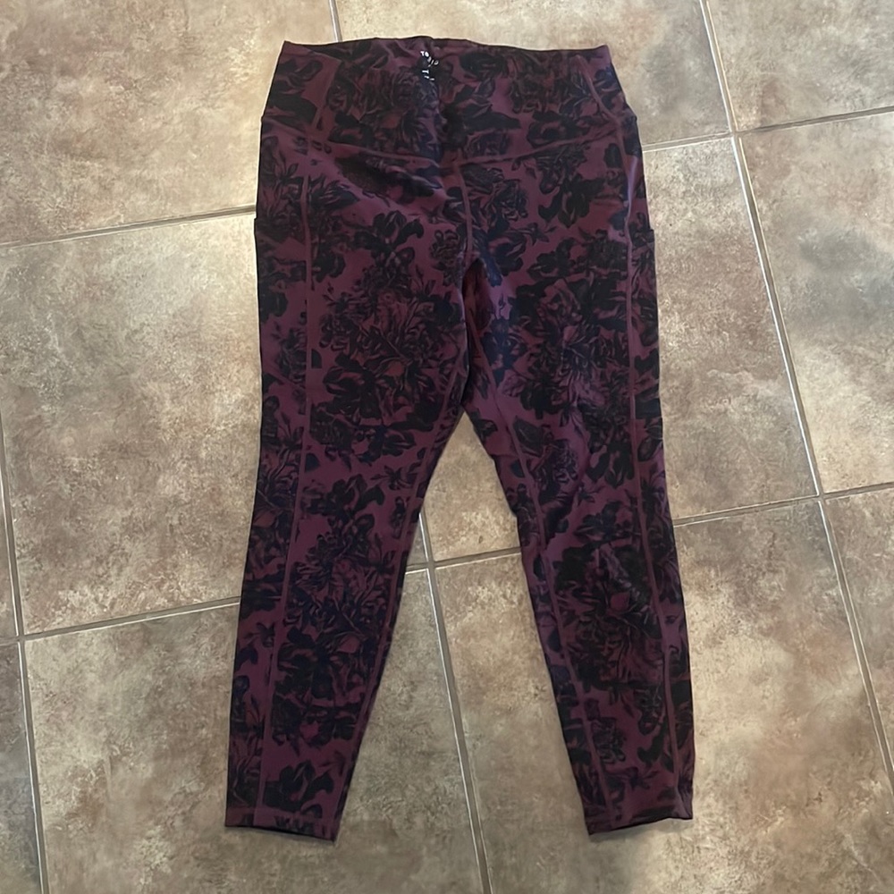 Skull Damask Black & Burgundy Purple Premium Legging